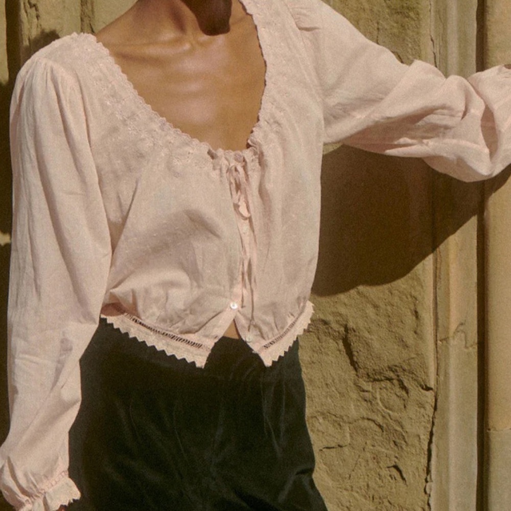✨💋SOLD💋 🌸🎀DÔEN ‘Maeve’ Organic Cotton Scalloped Edged Long Sleeve Top M✨ - Picture 4 of 16